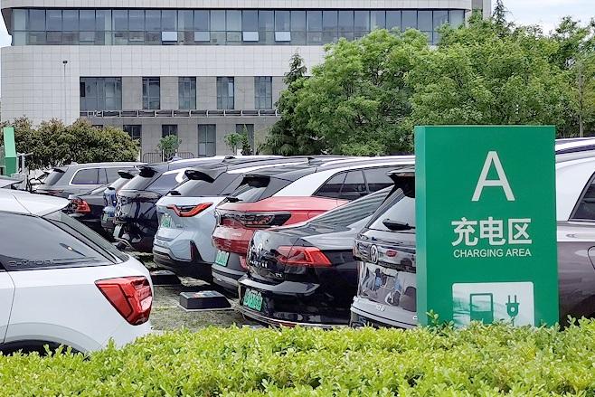 上半年全國新增130萬臺充電樁!新增充電樁相關企業近4萬家