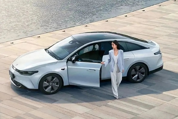 零跑汽車11月交付8047輛 年內交付逾10萬輛