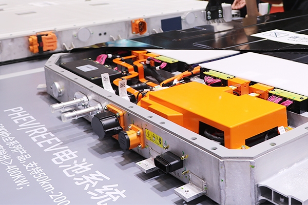 1-4月全球動(dòng)力電池裝車量182.5GWh:又一中企排位趕超韓企