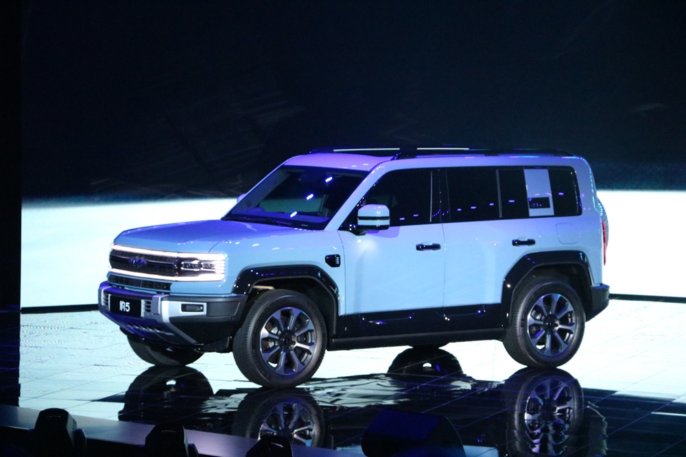 沖擊新能源硬派越野市場!比亞迪方程豹個性來襲