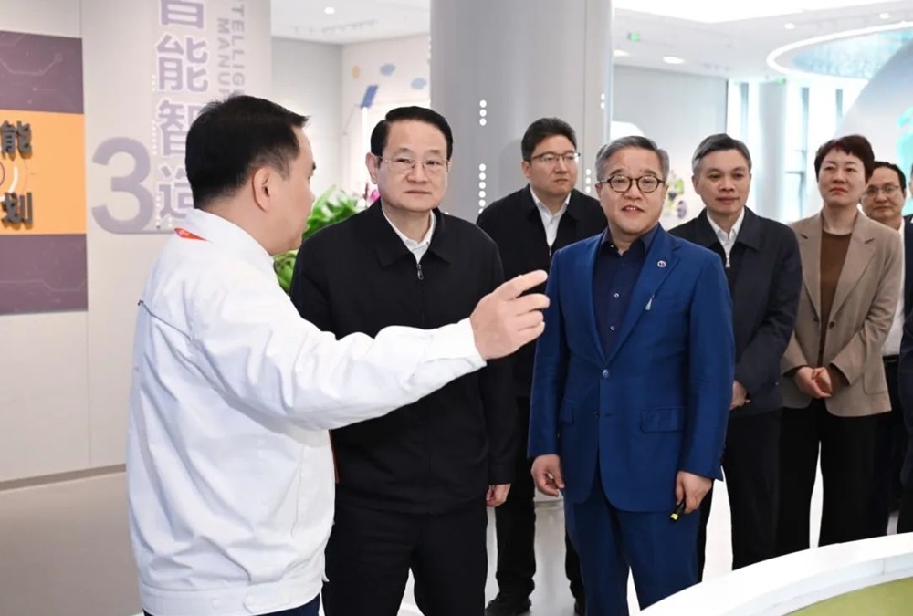 浙江省委書記易煉紅調(diào)研萬向創(chuàng)新聚能城：鼓勵發(fā)展新質(zhì)生產(chǎn)力 把美好藍(lán)圖變?yōu)楝F(xiàn)實