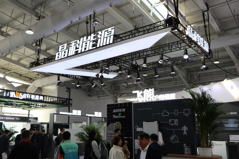 大儲(chǔ)系統(tǒng)及自研電芯發(fā)布！儲(chǔ)能賽道迎光伏巨頭入場(chǎng)