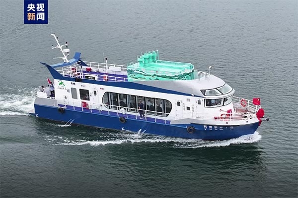 混合雙動(dòng)力系統(tǒng)！國(guó)內(nèi)首艘商用氫燃料電池動(dòng)力游覽船正式交付