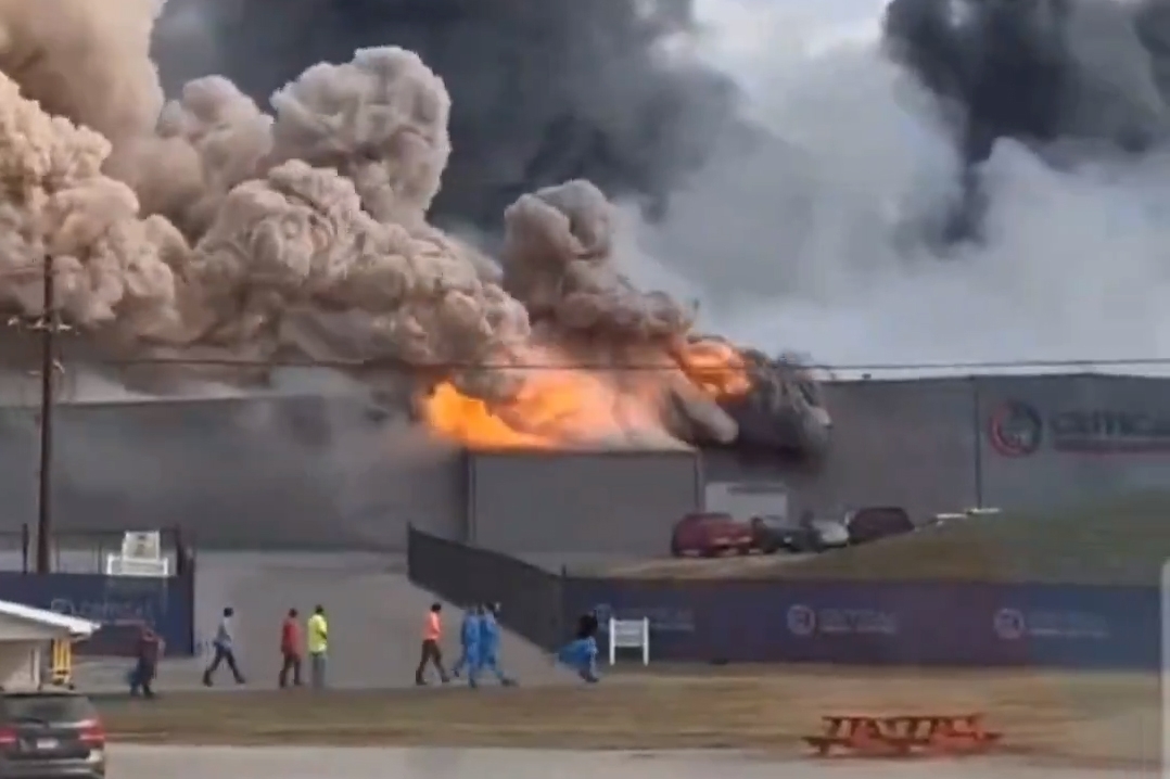 美國(guó)一大型鋰電回收工廠發(fā)生火災(zāi)！兩萬(wàn)多平方米完全被毀！