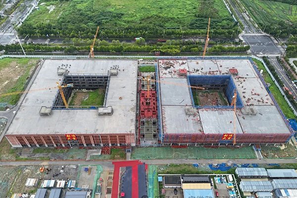 約10億！國軒新能源汽車驗證及儲能研發基地項目主體結構封頂