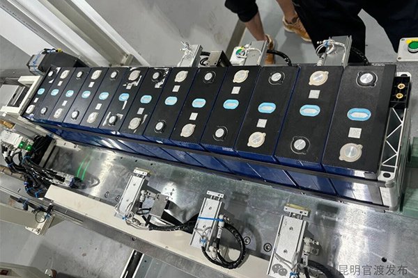 云南昆明隆美儲能智造產業園首臺儲能電池PACK產品正式下線