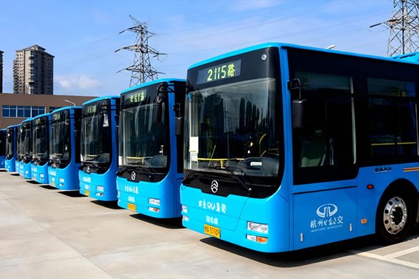 實現落地突破!希倍動力鈉電池啟動電源批量裝車廈門金旅公交