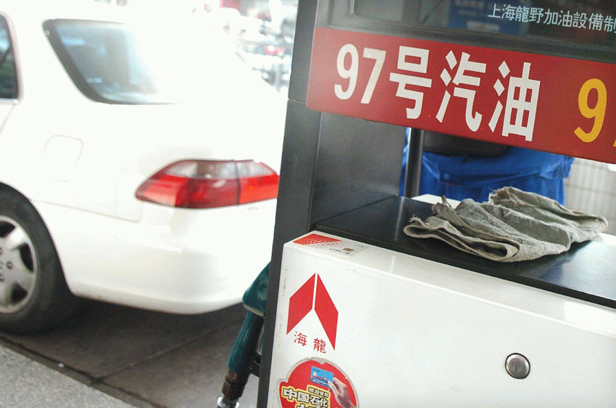 油品升級給加氫脫硫領(lǐng)域的相關(guān)公司帶來發(fā)展機(jī)遇。 邵如蕓／攝影