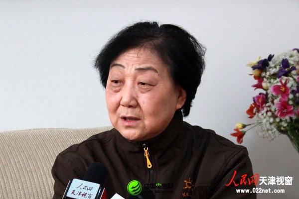 天津自行車行業協會理事長龔孝燕接受人民網天津視窗的采訪(攝影:孫曉川)