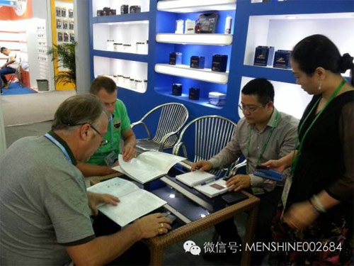 組圖：猛獅科技亮相第116屆廣交會 現場咨詢火爆