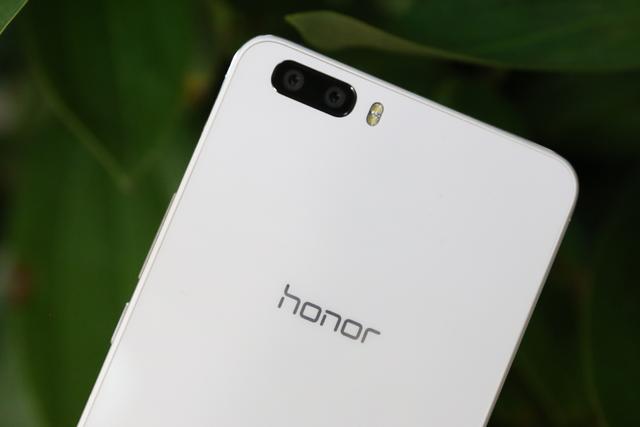 2015智能手機發展趨勢預測 激進與保守的沖撞