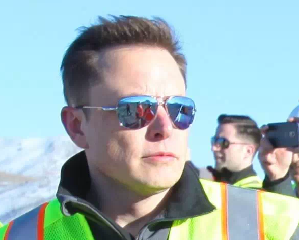 馬斯克近日去了一趟“超級電池工廠”  特斯拉又要帥呆了？