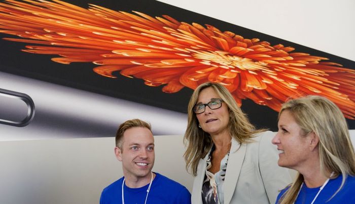 解密Apple Watch背后6位蘋果高管  庫克：對銷售數(shù)據(jù)很滿意