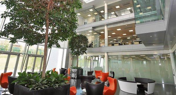 探營全球唯一的蘋果工廠 喬布斯曾親臨開幕式 探營全球唯一的蘋果工廠 喬布斯曾親臨開幕式