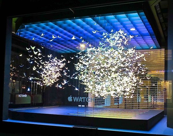 美到爆炸!蘋果Apple Watch巨幅玻璃廣告來了 美到爆炸!蘋果Apple Watch巨幅玻璃廣告來了