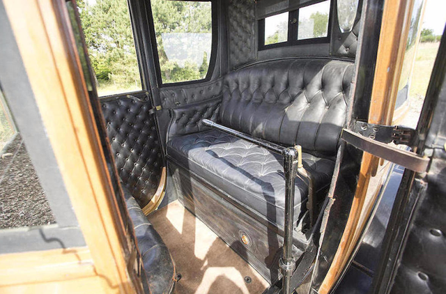 110年前的女王豪華電動汽車 今天仍可驅動