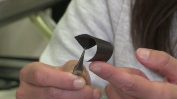 不用擔(dān)心再爆炸 新型鋰電池一旦過熱即自動(dòng)停止運(yùn)作