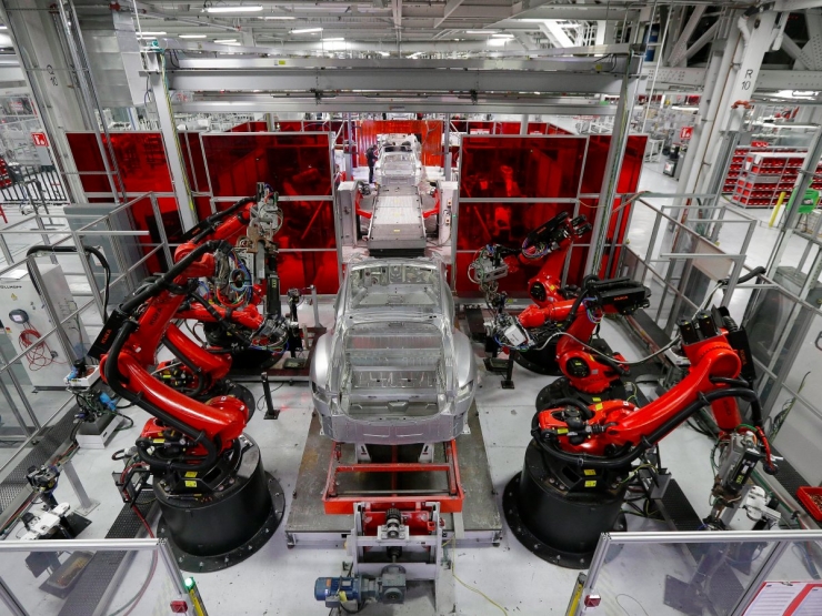 為了實現盈利,特斯拉在2016年還要“燒”15億美元 為了實現盈利,特斯拉在2016年還要“燒”15億美元