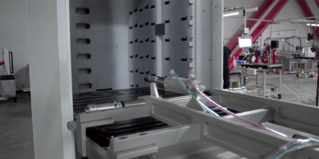 大家來看 特斯拉Gigafactory內部圖曝光