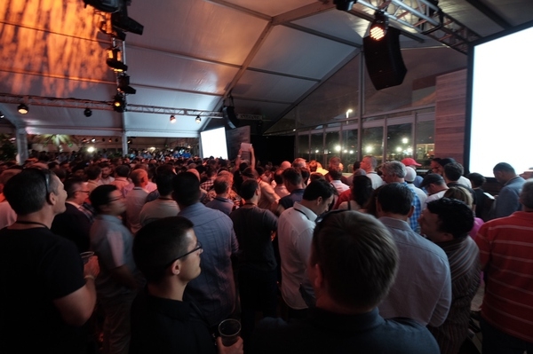 親歷特斯拉Gigafactory超級工廠開幕