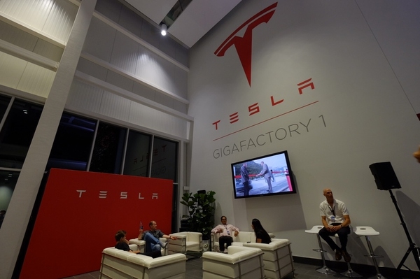 親歷特斯拉Gigafactory超級工廠開幕