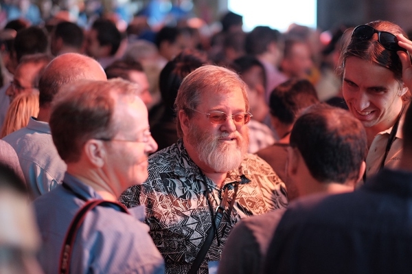 親歷特斯拉Gigafactory超級工廠開幕