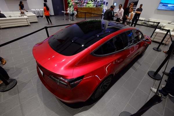 親歷特斯拉Gigafactory超級工廠開幕