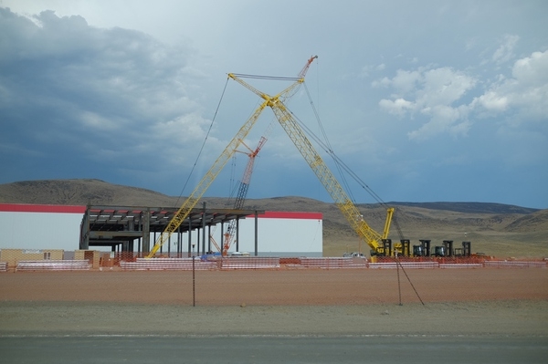 親歷特斯拉Gigafactory超級(jí)工廠開(kāi)幕