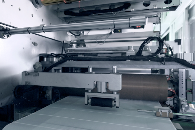 短刀電池迎來最佳搭檔 蜂巢能源發布最新一代疊片技術