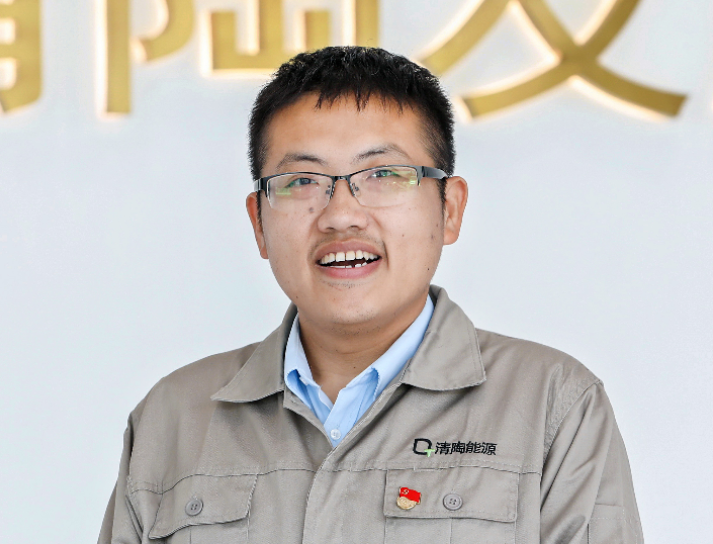 清陶發展李崢：祝愿大家新歲平安，兔年吉祥！