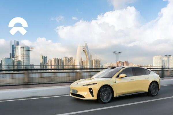 蔚來與理想2022年財報出爐：現金儲備分別為455億和584.5億