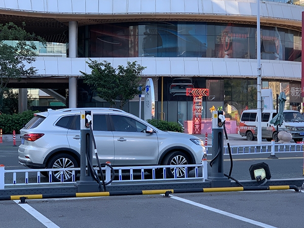 前4月我國充電基礎設施增量88.2萬臺 換電站保有量2102座