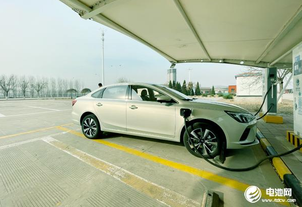 3月全國(guó)新能源乘用車廠商批發(fā)銷量82萬(wàn)輛 環(huán)比增長(zhǎng)84%