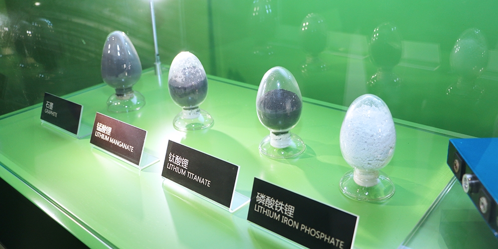 上游減產保價，下游以價換量，電池材料向上還是向下？