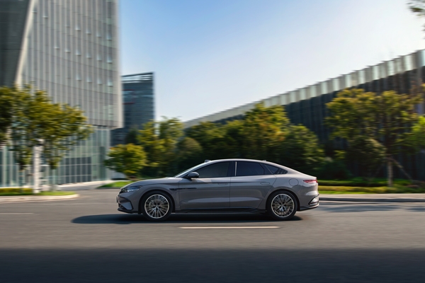 激光雷達上車！2025款漢攜四大進化上市，售價16.58萬元起！