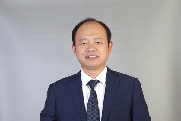 昆侖新材郭營軍：祝新能源行業百花齊放，欣欣向榮！