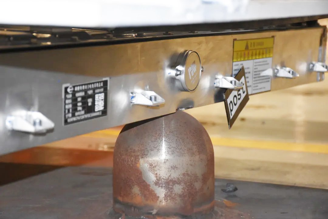 行業(yè)領(lǐng)航丨SPS電池包首次通過整車級刮底安全測試