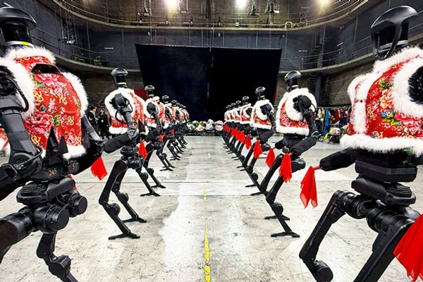 人形機器人迎來量產元年 2035年全球市場規模將突破1.5萬億