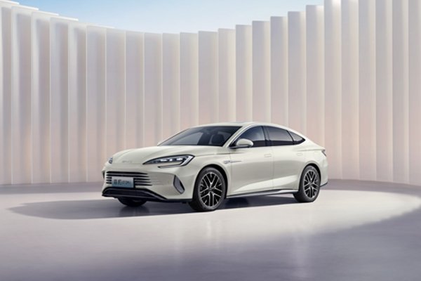 2024年中國(guó)乘用車(chē)企雙積分成績(jī)出爐:新能源車(chē)正積分1728.8萬(wàn)分