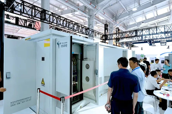 補能新突破 特來電高低壓一體化群充電系統亮相北京充換電展