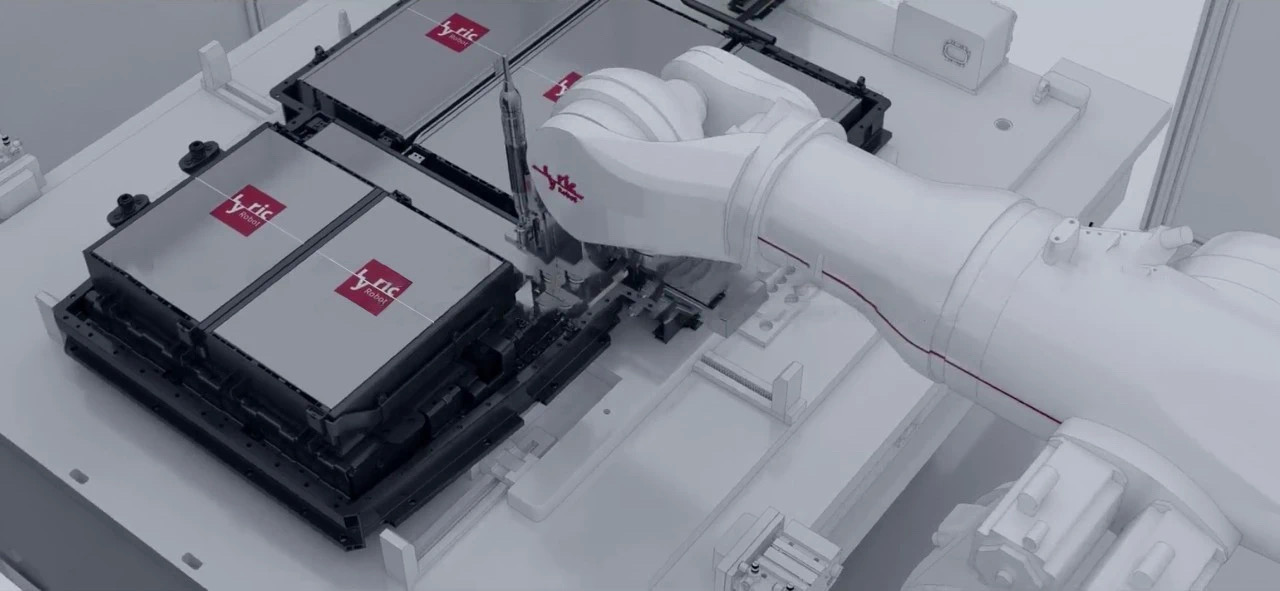 利元亨儲(chǔ)能模組PACK生產(chǎn)線成功出機(jī)捷克