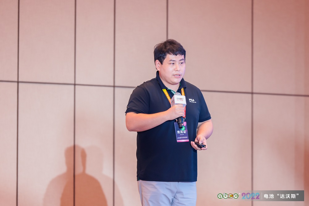 雄韜集團中央研究院研發副總、博士張震