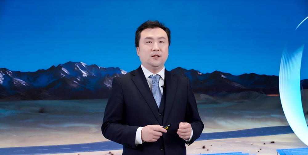 華為數字能源智能光伏業務副總裁、首席營銷官鐘明明發布智能光伏十大趨勢