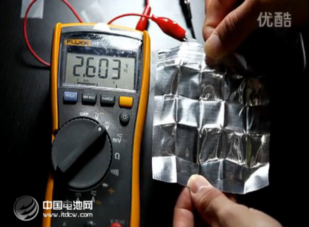 亞利桑那州立大學研發出柔性可變形高性能鋰電池 亞利桑那州立大學研發出柔性可變形高性能鋰電池