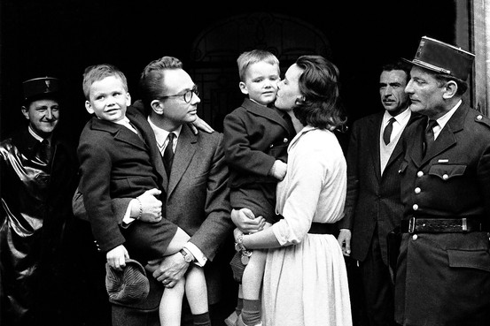 東風11億美元收購法國標致雪鐵龍 占14%股份