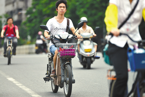 電動(dòng)車(chē)電池帶來(lái)的環(huán)境污染引起關(guān)注