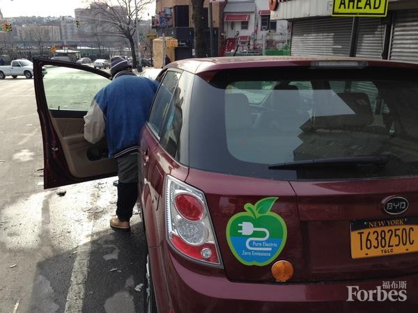 費用高、故障多、充電難：電動出租紐約上路難