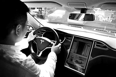 中國特斯拉首批擁有者汪東風：開上特斯拉被人追著拍