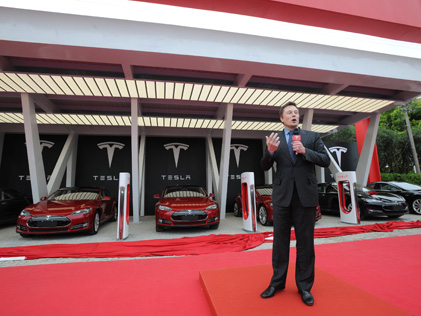 特斯拉超級充電站的真相:汽車光伏充電需要電網(wǎng)的支持