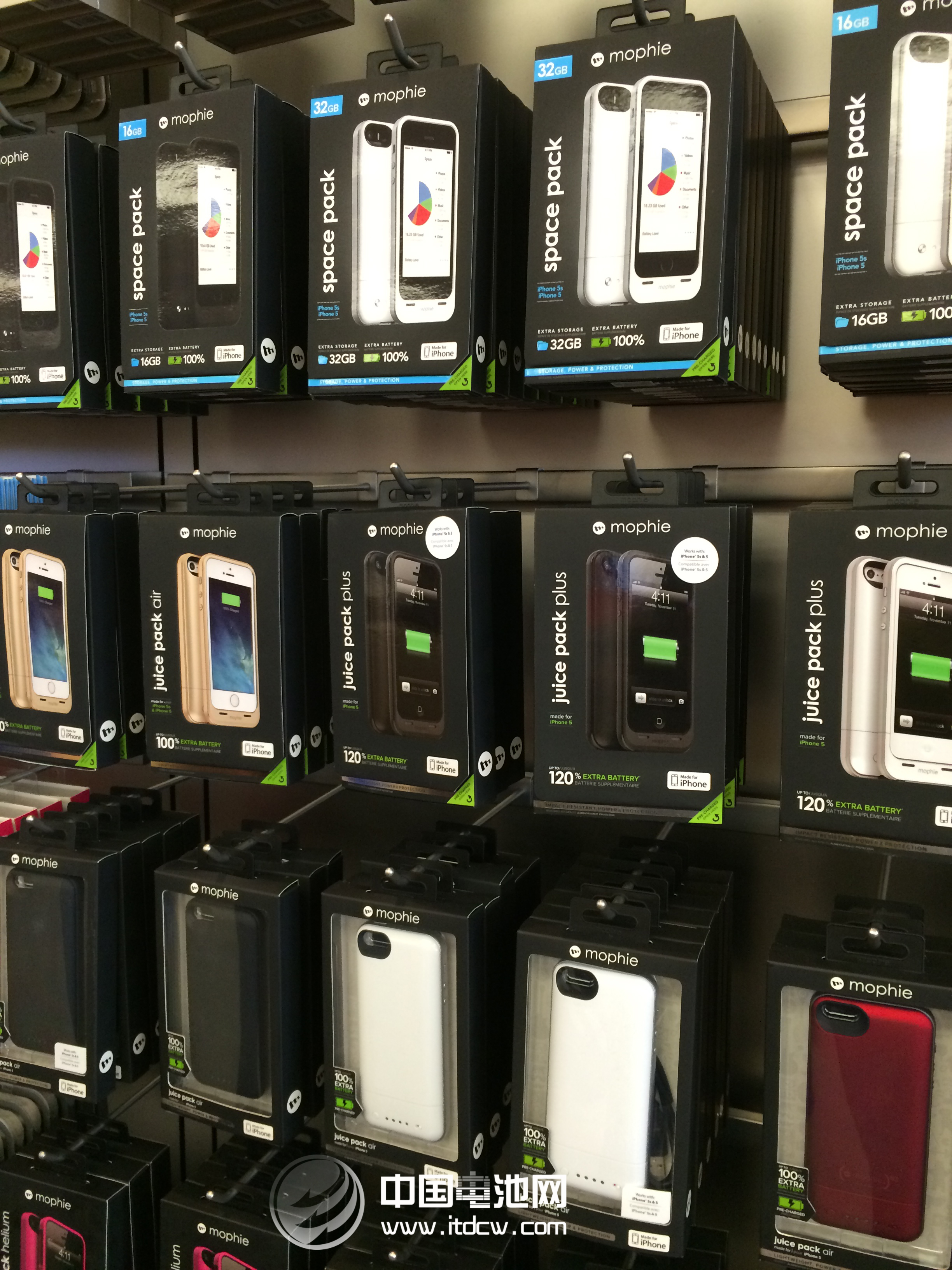 Mophie Space Pack背夾電池 可擴iPhone5S存儲和電量